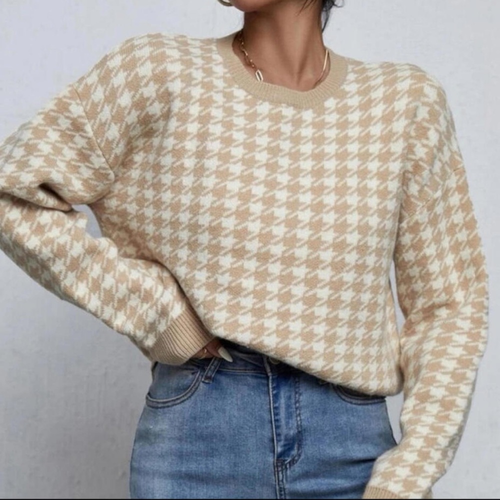 H&M Beige Houndstooth Crew Neck Sweater